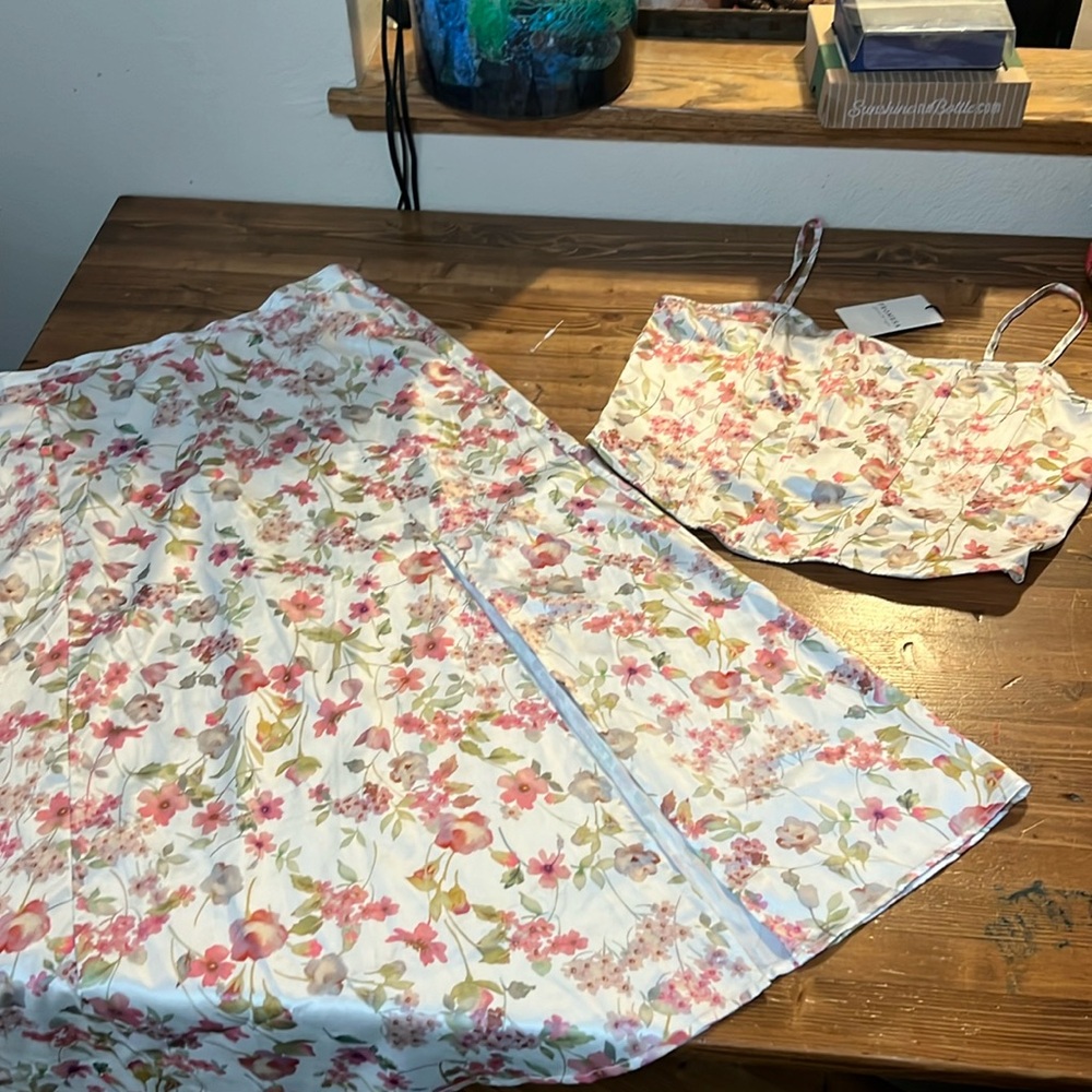 Two piece XL floral skirt and top.  Promesa purchased at VICI